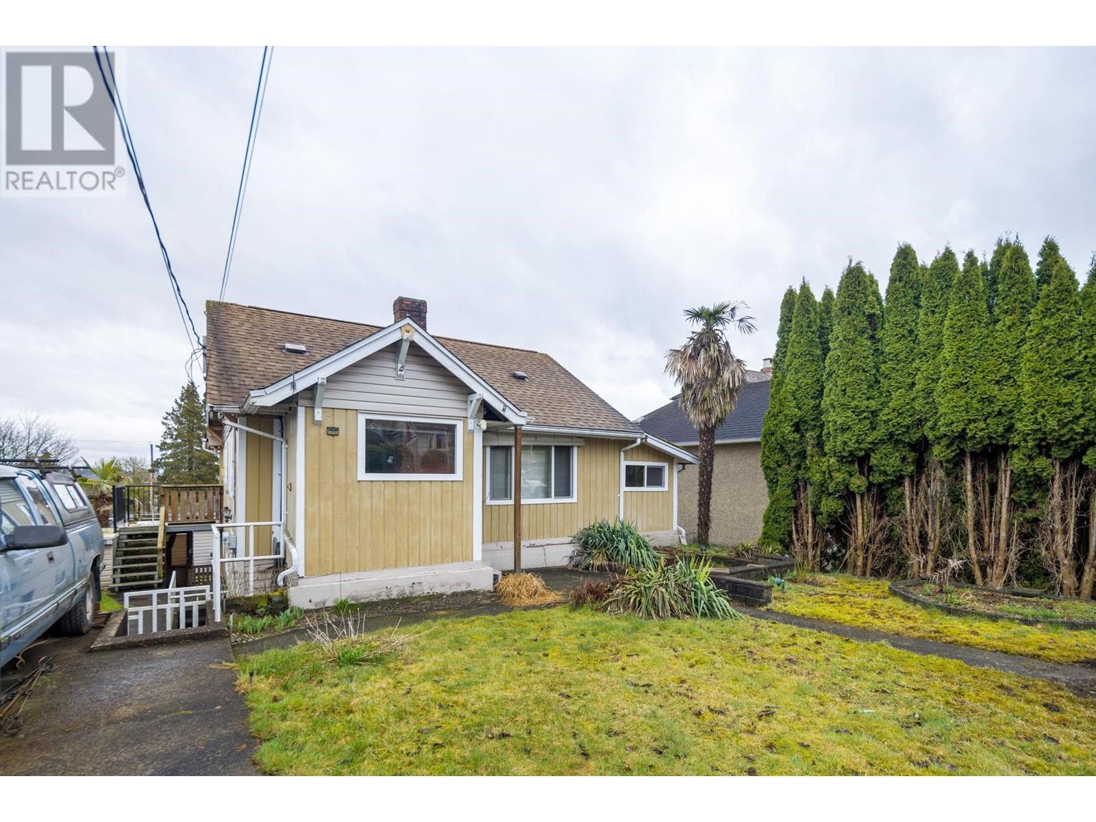 448 Fader Street, New Westminster, British Columbia  V3L 3T3 - Photo 4 - R2977655