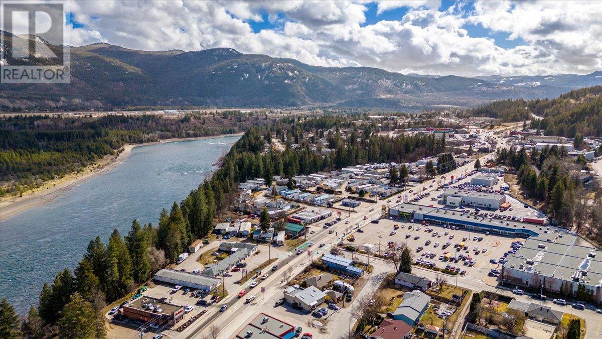 1480 Columbia Avenue, Castlegar, British Columbia  V1N 3K3 - Photo 54 - 10339345