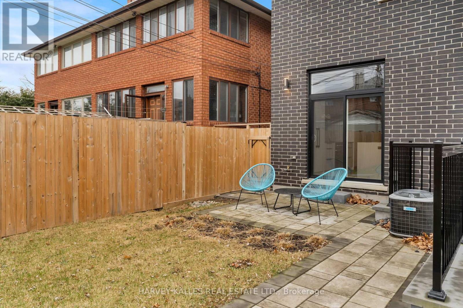 30 Roseland Drive, Toronto, Ontario  M8W 1Y2 - Photo 17 - W12026596