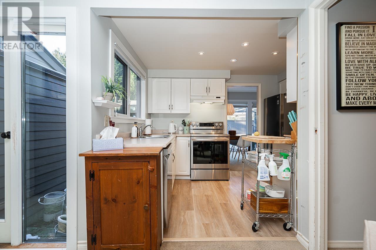 1041 Heritage Boulevard, North Vancouver, British Columbia  V7J 3G7 - Photo 15 - R2967600