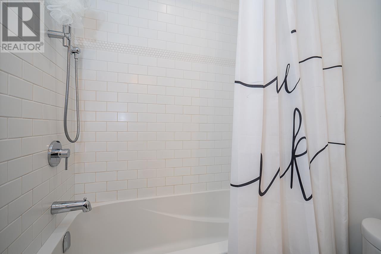 1041 Heritage Boulevard, North Vancouver, British Columbia  V7J 3G7 - Photo 24 - R2967600