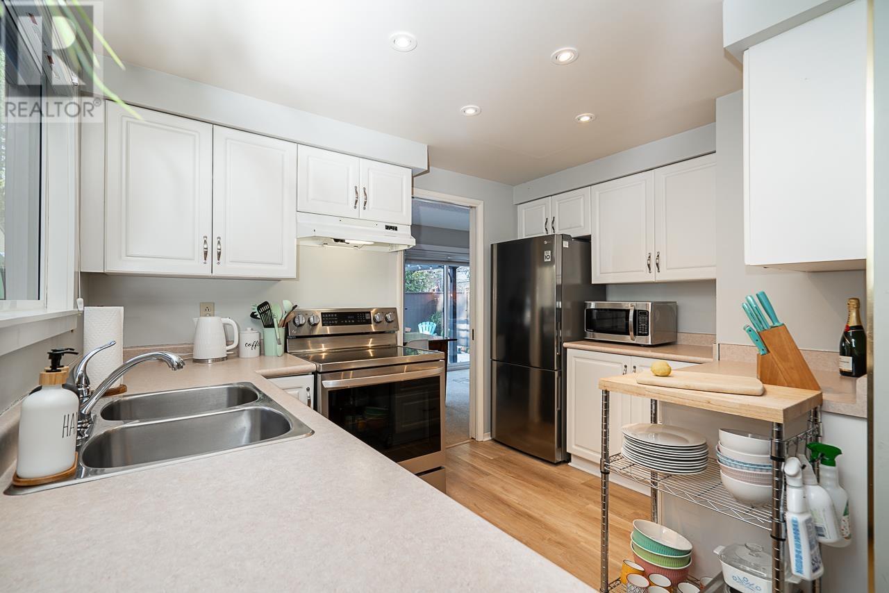 1041 Heritage Boulevard, North Vancouver, British Columbia  V7J 3G7 - Photo 14 - R2967600