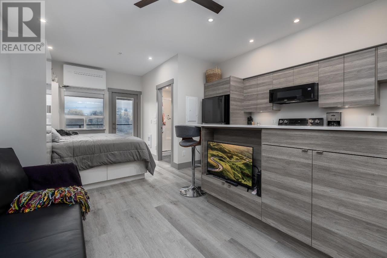 2555 Lakeshore Road Unit# 403, Vernon, British Columbia  V1H 0A4 - Photo 5 - 10339520