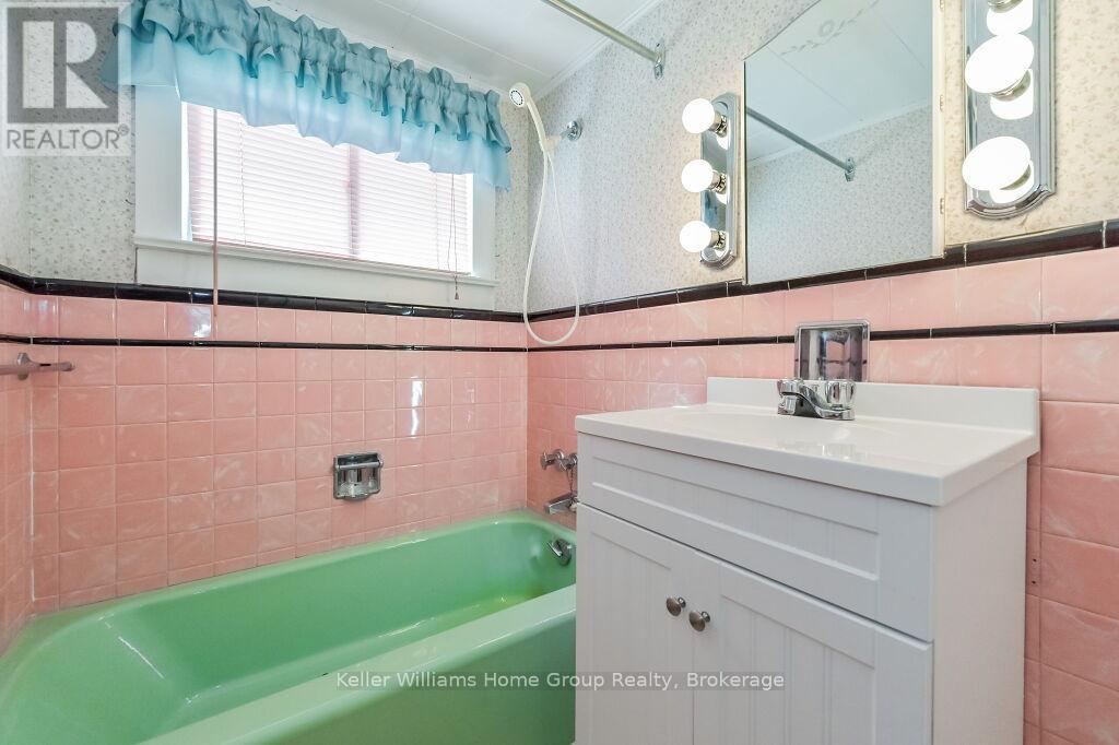 19 Peel Street W, Mapleton, Ontario  N0B 1A0 - Photo 21 - X12026738