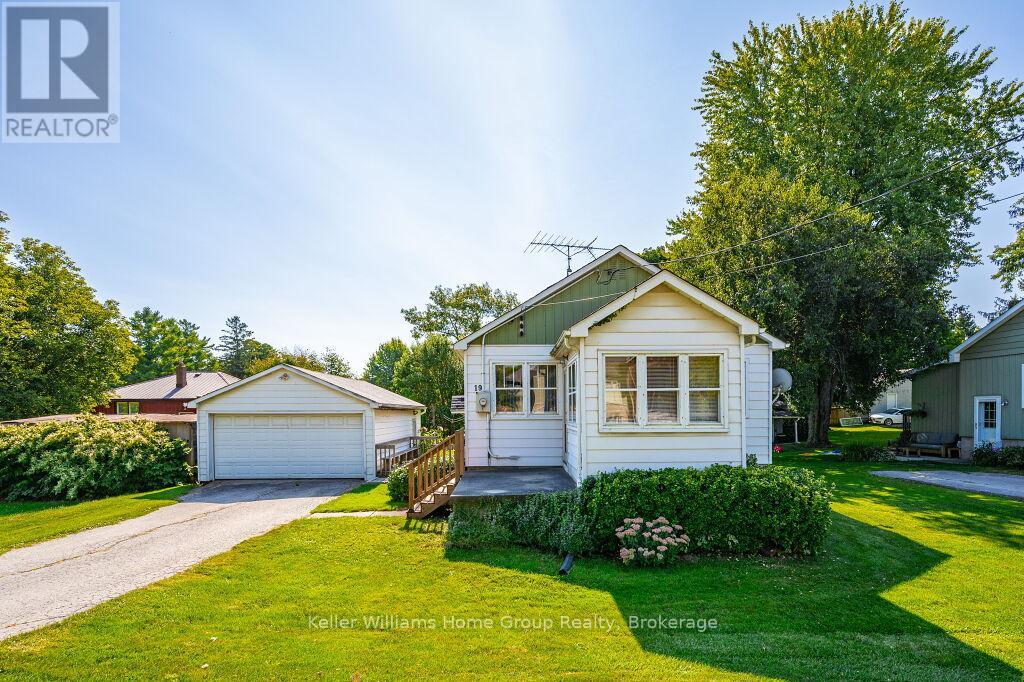 19 Peel Street W, Mapleton, Ontario  N0B 1A0 - Photo 3 - X12026738