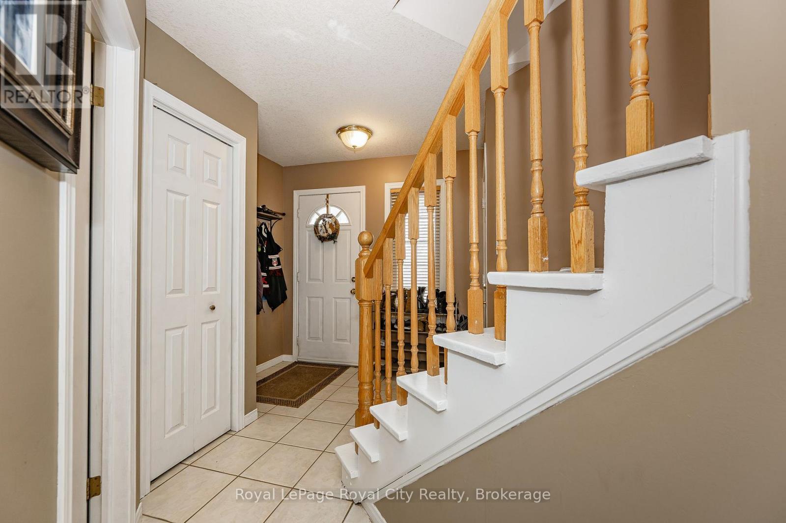 Property at 15 CAMM CRESCENT image 3