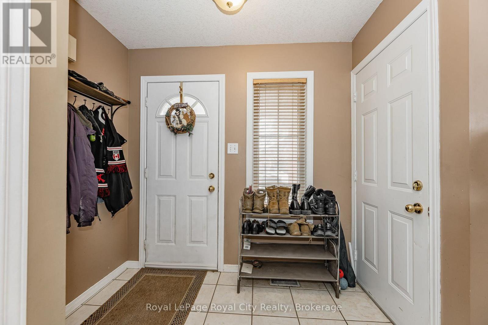 Property at 15 CAMM CRESCENT image 4