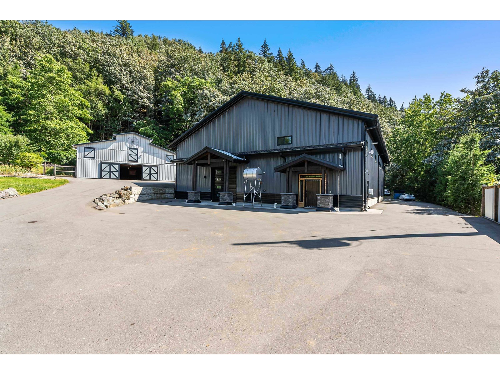 41056 Belrose Road, Abbotsford, British Columbia  V3G 2M9 - Photo 2 - C8067619