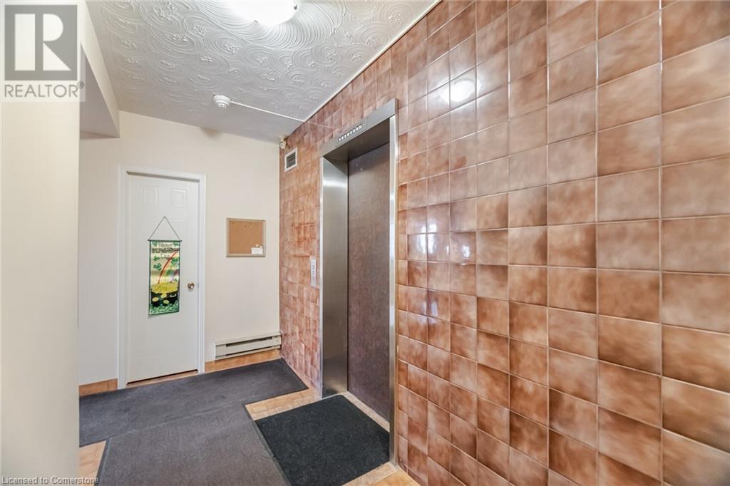 166 Mountain Park Avenue Unit# 201, Hamilton, Ontario  L8V 1A1 - Photo 6 - 40707283