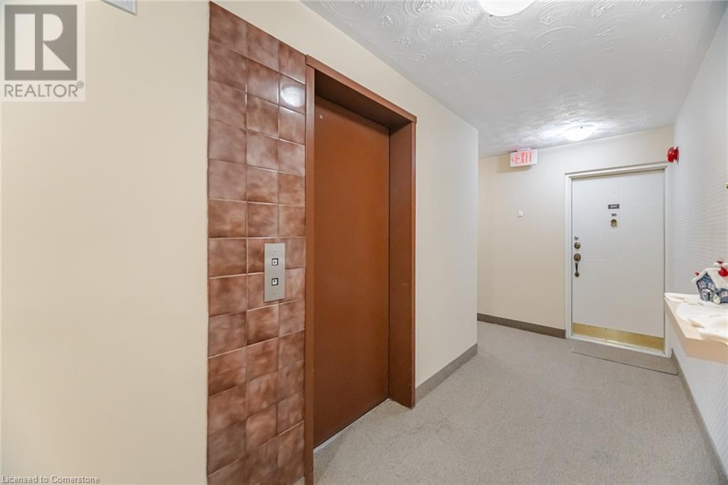 166 Mountain Park Avenue Unit# 201, Hamilton, Ontario  L8V 1A1 - Photo 7 - 40707283