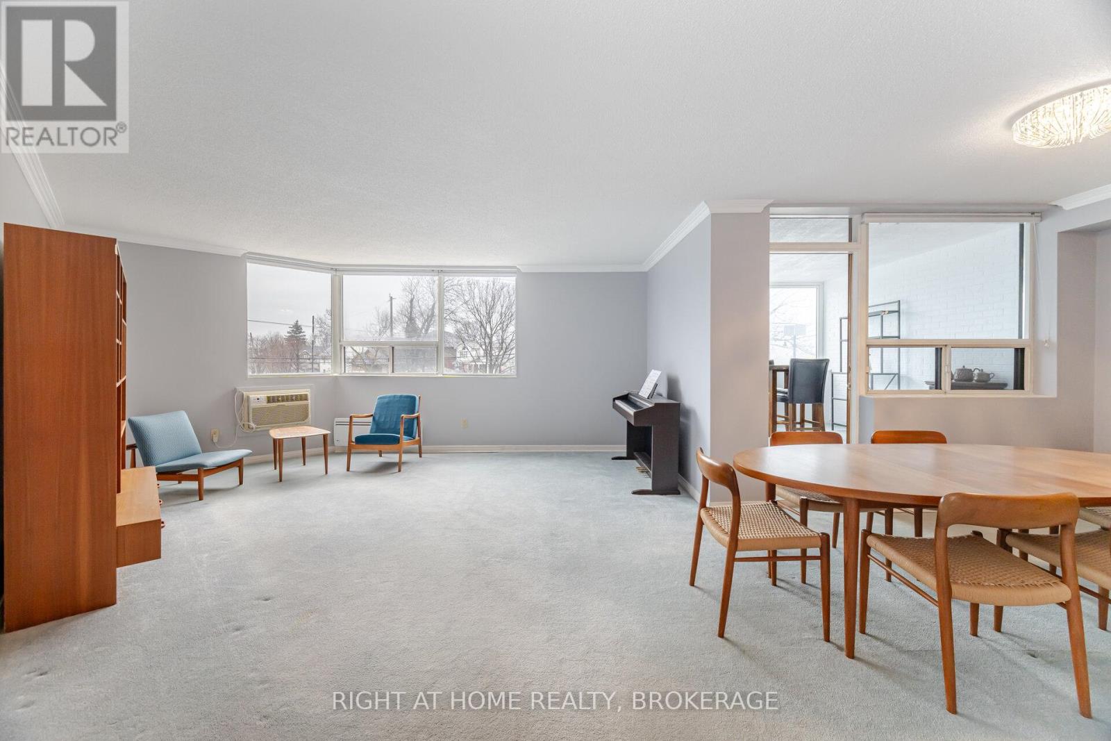 201 - 166 Mountain Park Avenue, Hamilton, Ontario  L8V 1A1 - Photo 11 - X12023635