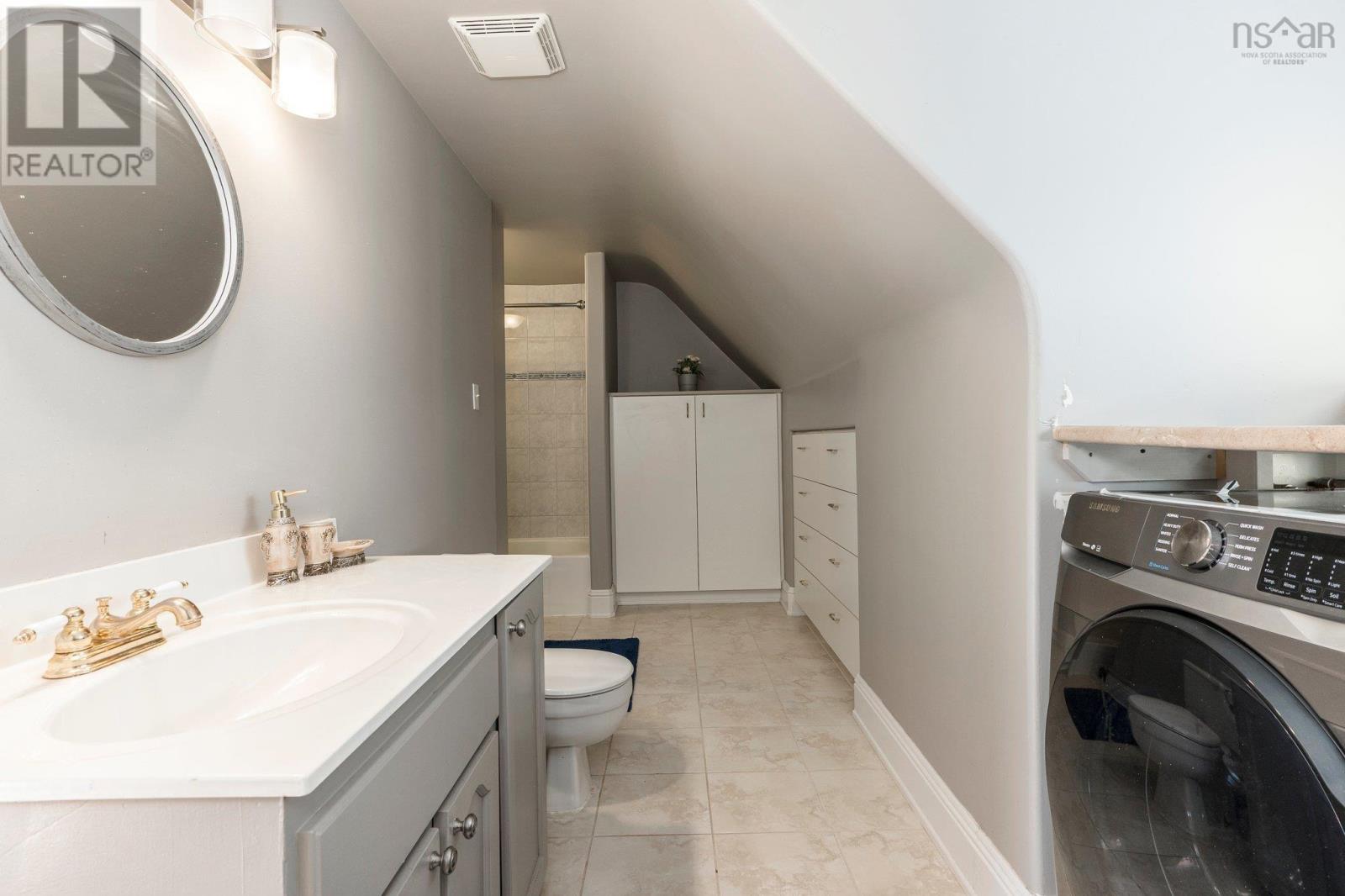 2 Torrington Drive, Halifax, Nova Scotia  B3M 1Y2 - Photo 12 - 202505207