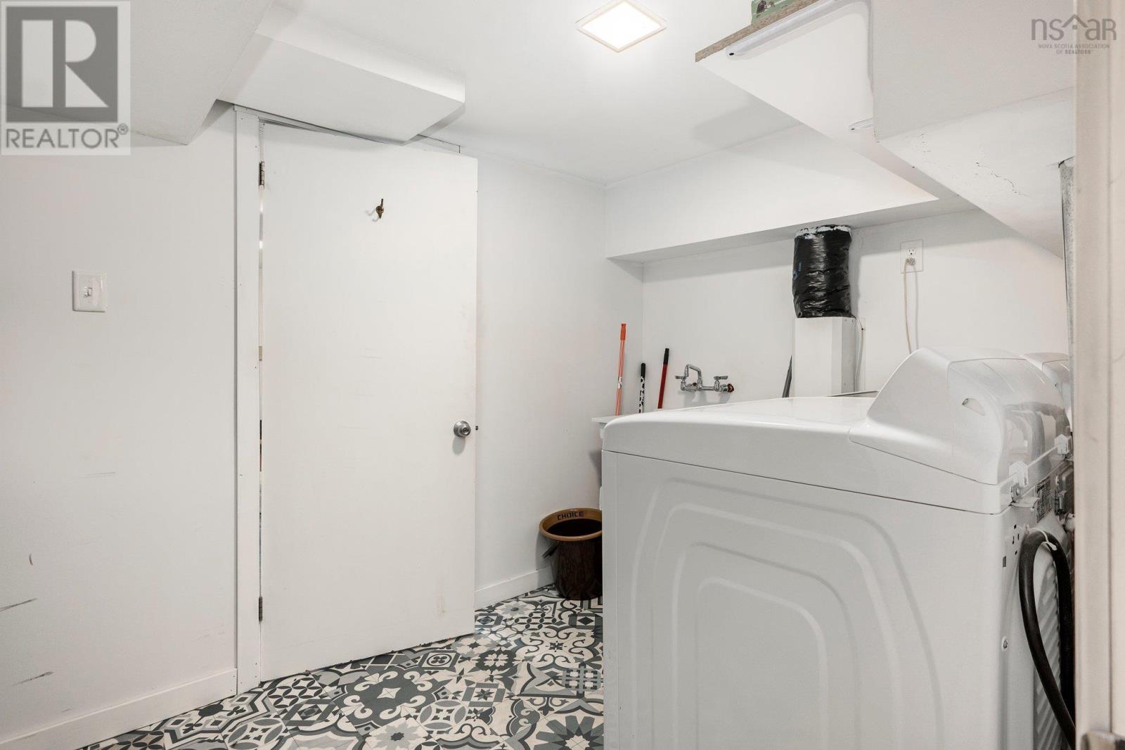 2 Torrington Drive, Halifax, Nova Scotia  B3M 1Y2 - Photo 36 - 202505207