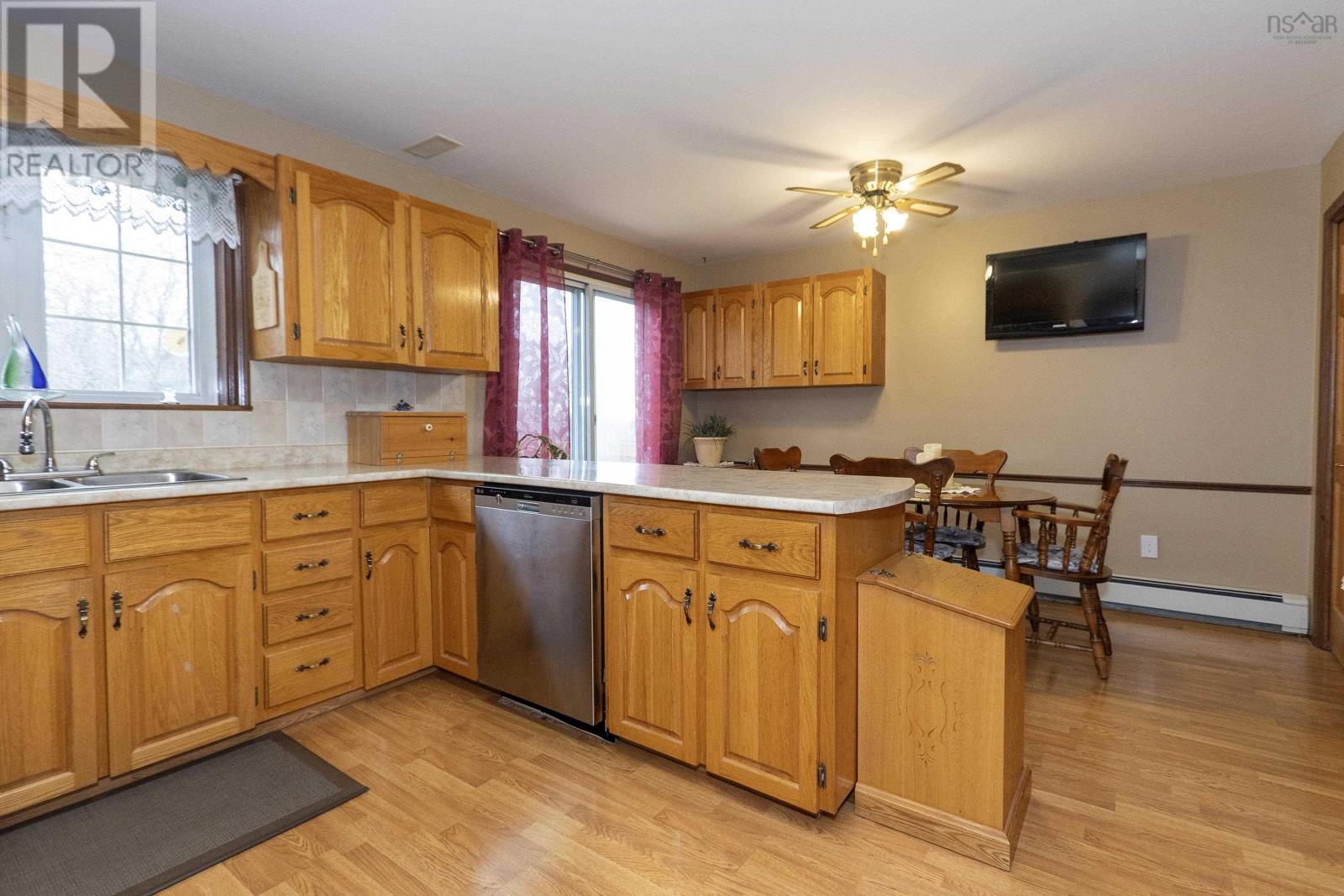 6 Arlington Avenue, Amherst, Nova Scotia  B4H 2S7 - Photo 15 - 202505209