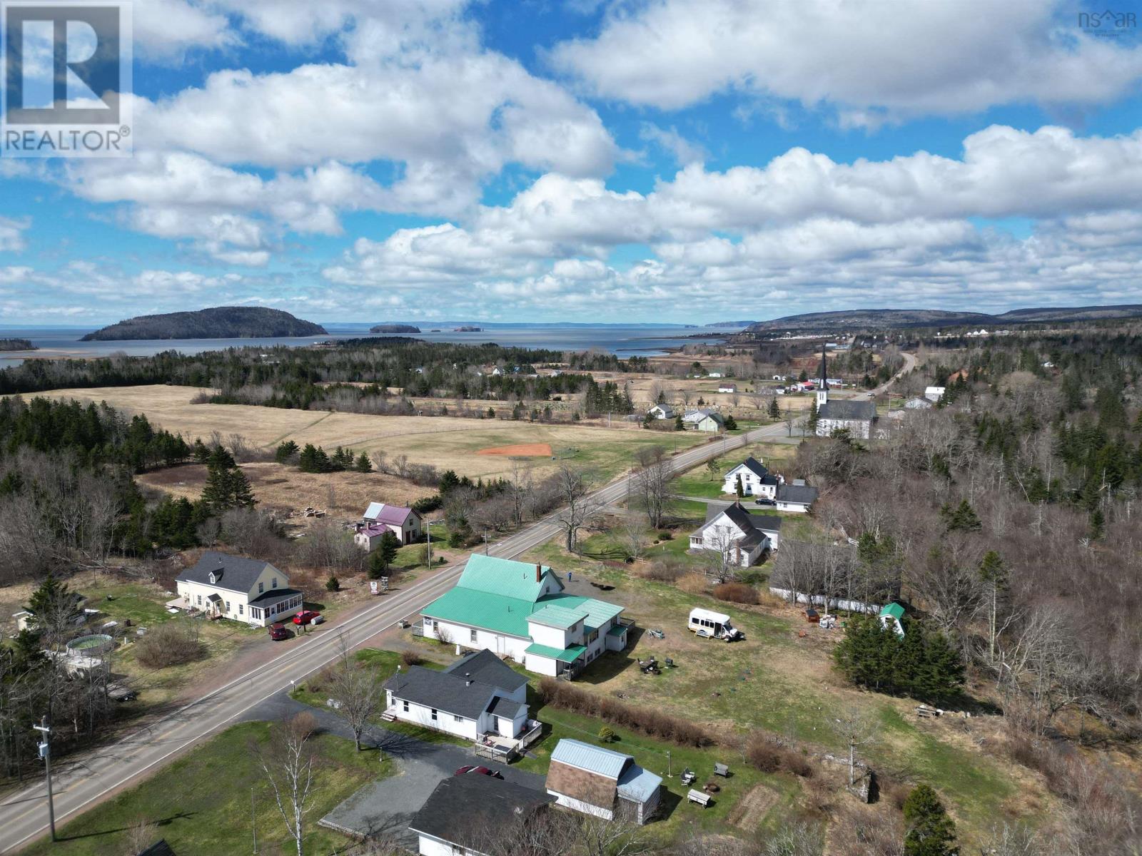 951 Highway 2, Five Islands, Nova Scotia  B0M 1K0 - Photo 12 - 202505210