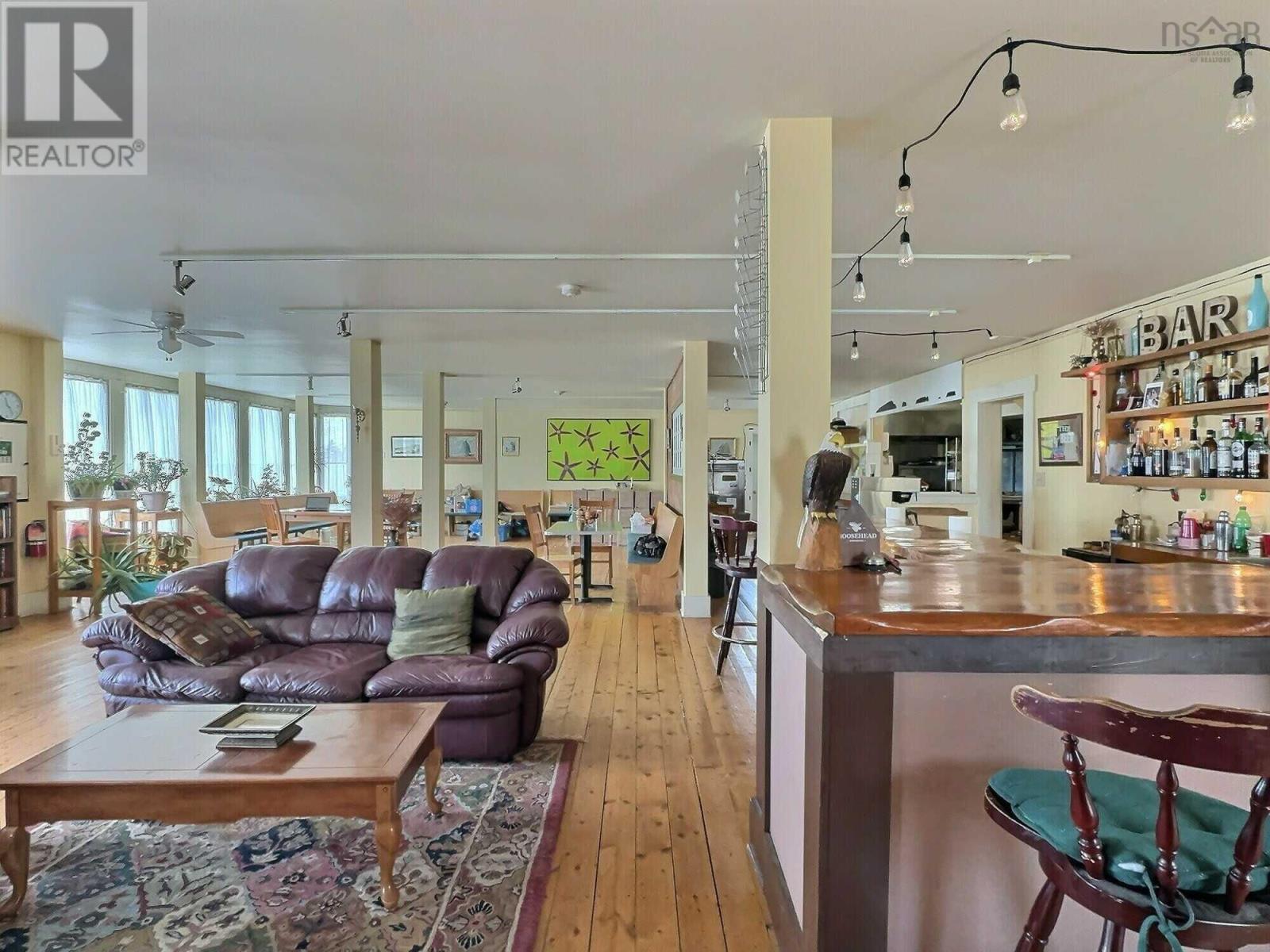 951 Highway 2, Five Islands, Nova Scotia  B0M 1K0 - Photo 2 - 202505210