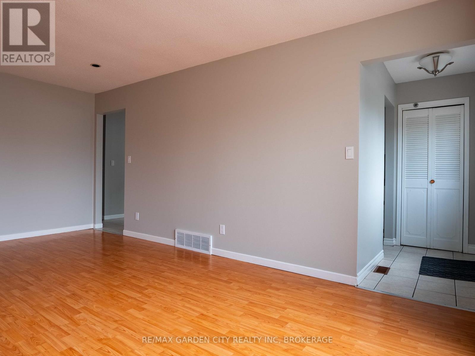 Property at 9 CHURCHILL STREET image 3