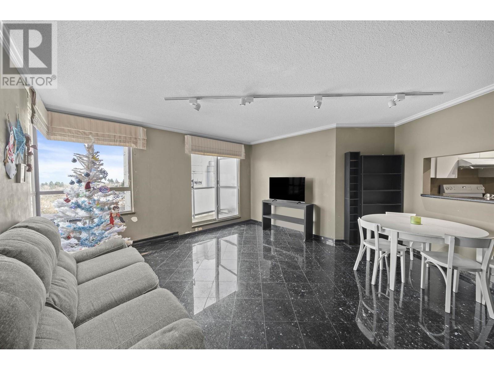 Listing Picture 2 of 24 : 1109 3455 ASCOT PLACE, Vancouver / 溫哥華 - 魯藝地產 Yvonne Lu Group - MLS Medallion Club Member