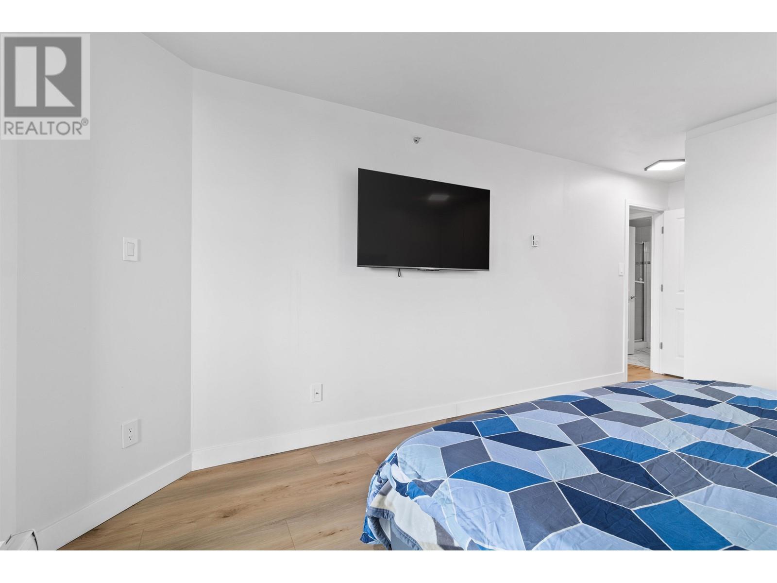Listing Picture 13 of 33 : 1402 4388 BUCHANAN STREET, Burnaby / 本拿比 - 魯藝地產 Yvonne Lu Group - MLS Medallion Club Member