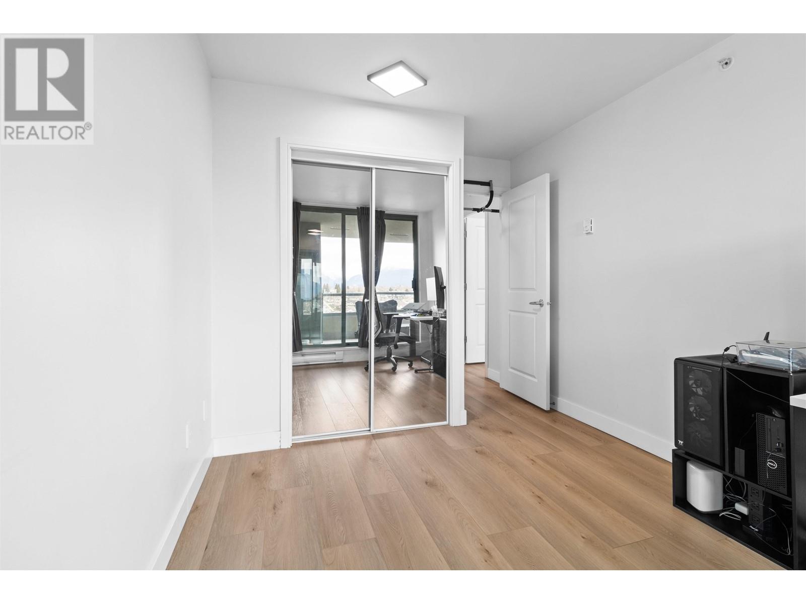Listing Picture 18 of 33 : 1402 4388 BUCHANAN STREET, Burnaby / 本拿比 - 魯藝地產 Yvonne Lu Group - MLS Medallion Club Member