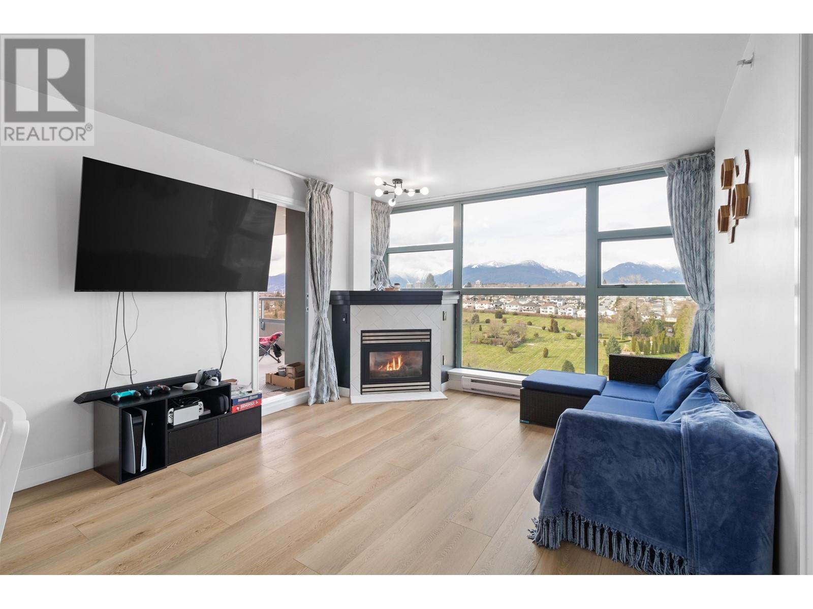 Listing Picture 3 of 33 : 1402 4388 BUCHANAN STREET, Burnaby / 本拿比 - 魯藝地產 Yvonne Lu Group - MLS Medallion Club Member