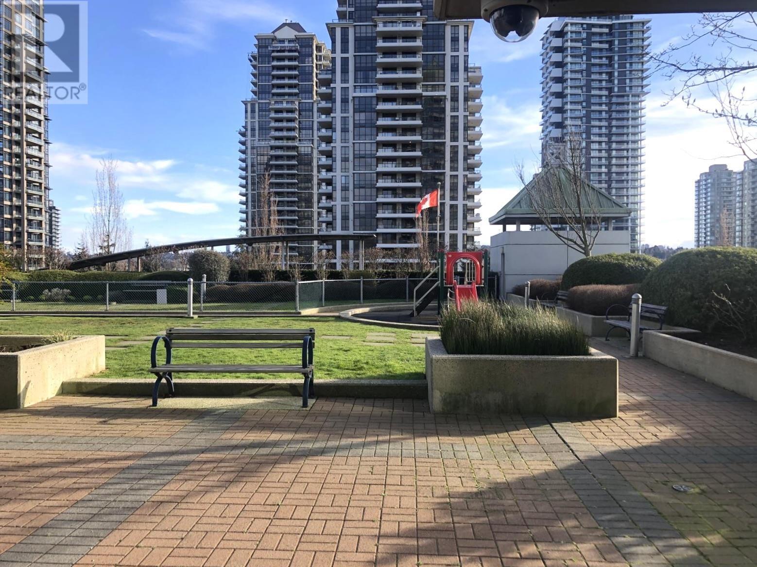 Listing Picture 31 of 33 : 1402 4388 BUCHANAN STREET, Burnaby / 本拿比 - 魯藝地產 Yvonne Lu Group - MLS Medallion Club Member