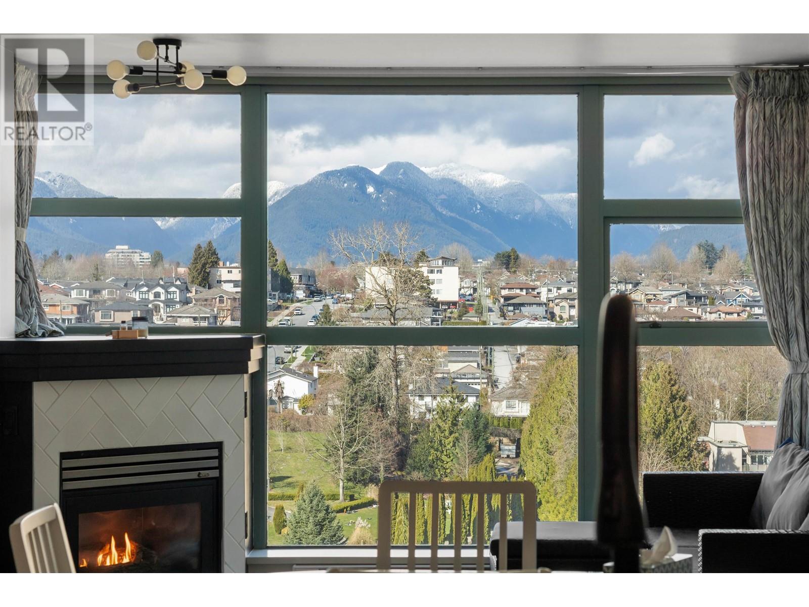 Listing Picture 4 of 33 : 1402 4388 BUCHANAN STREET, Burnaby / 本拿比 - 魯藝地產 Yvonne Lu Group - MLS Medallion Club Member