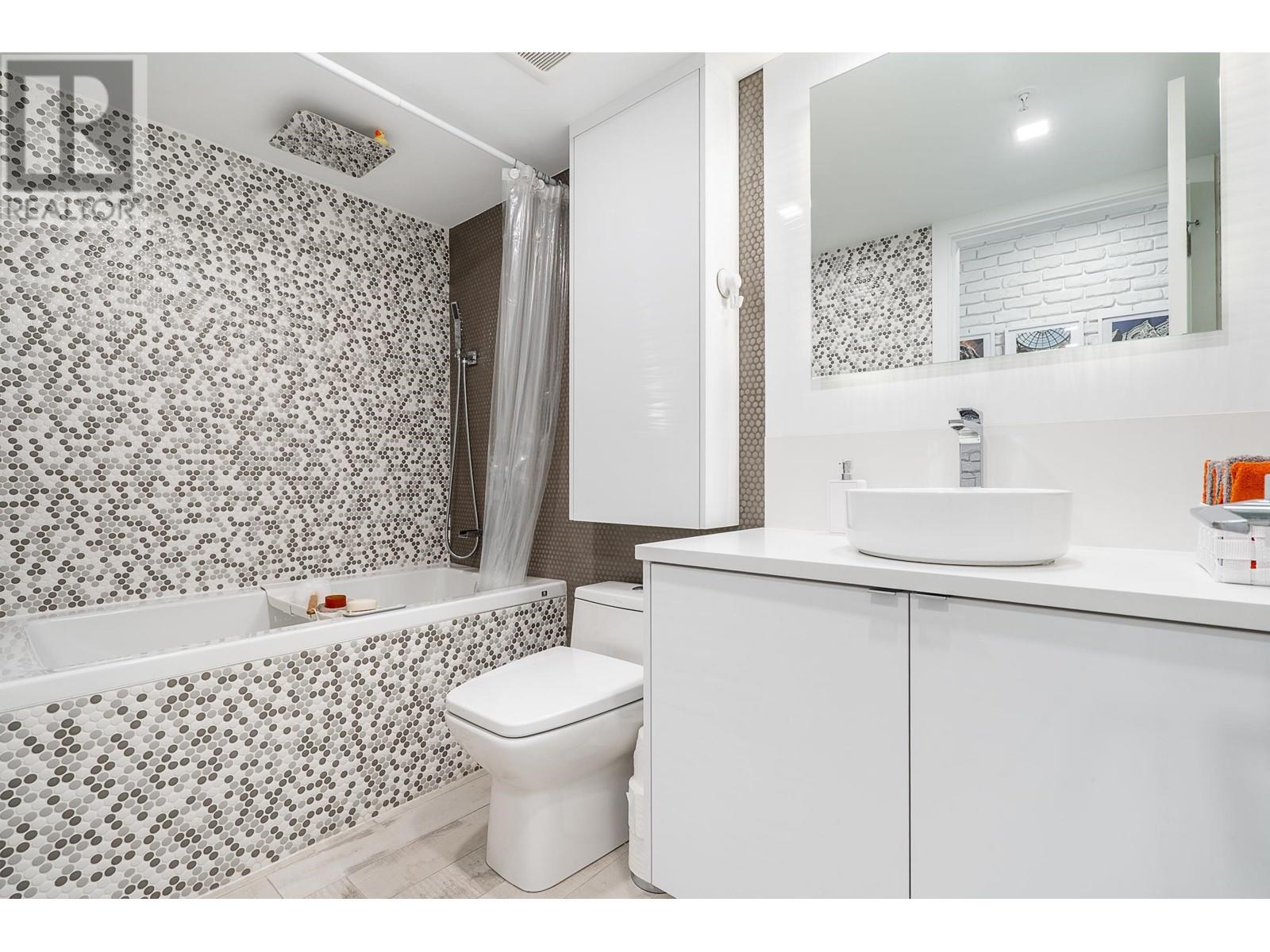 1806 235 Guildford Way, Port Moody, British Columbia  V3H 5L8 - Photo 22 - R2979229