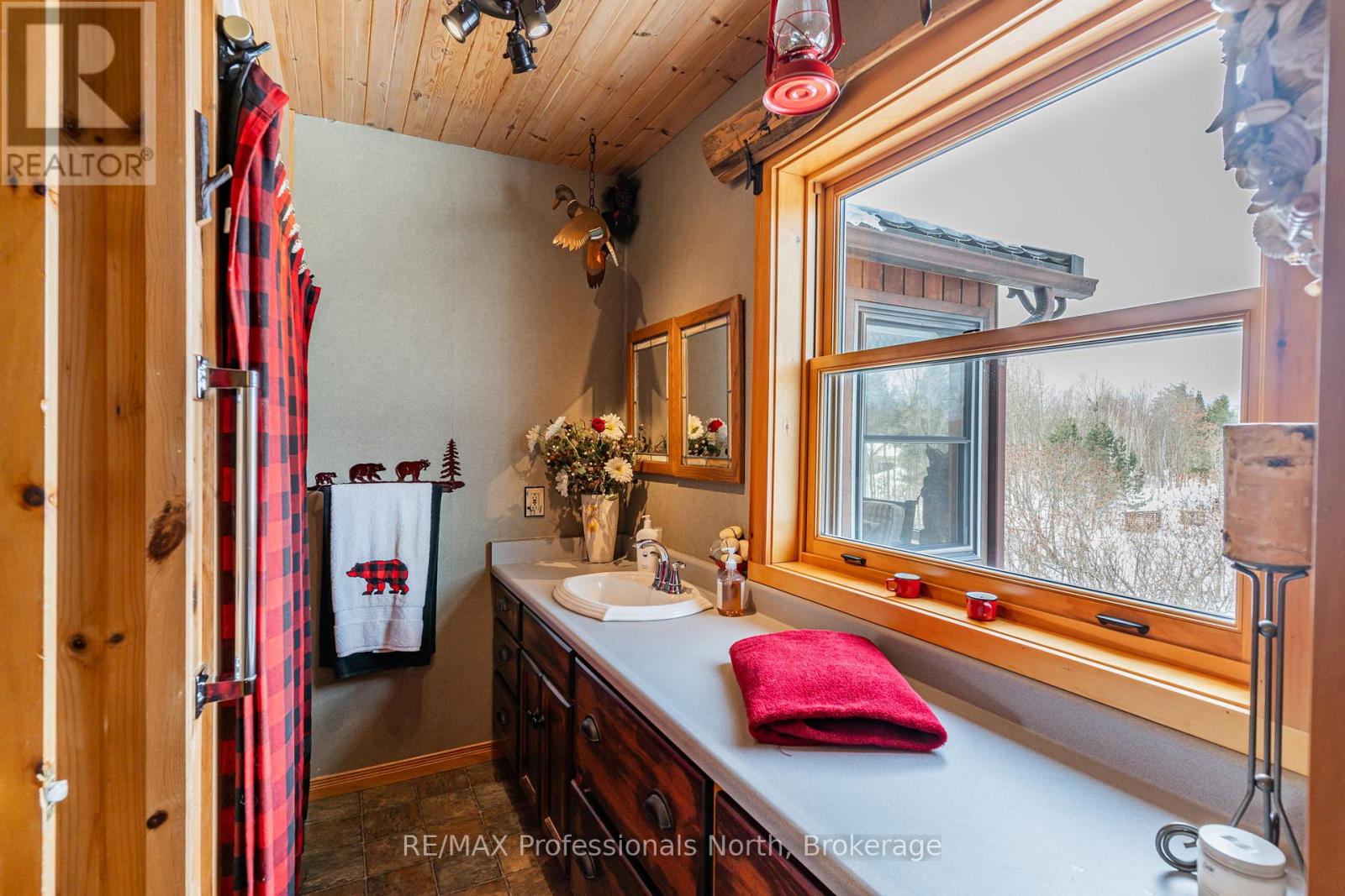 1141 Kennisis Lake Road, Dysart Et Al (Guilford), Ontario  K0M 1S0 - Photo 34 - X12023846