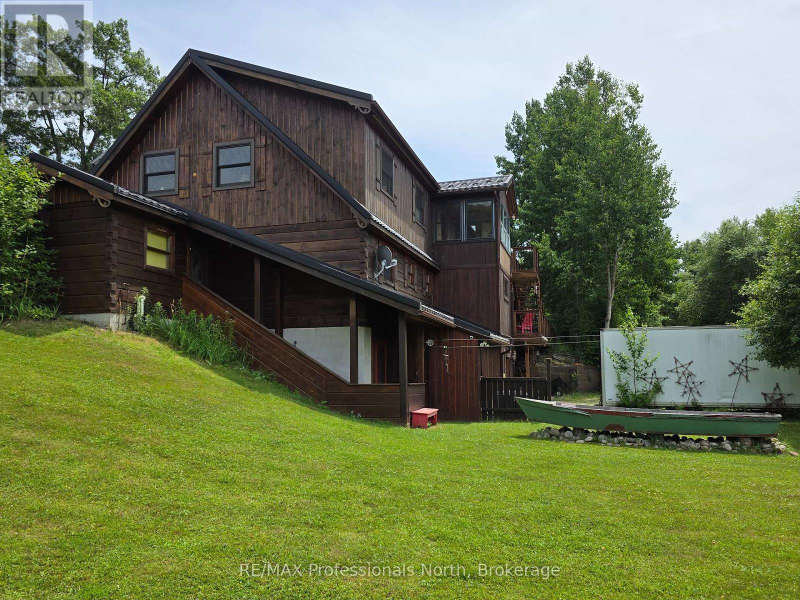 1141 Kennisis Lake Road, Dysart Et Al (Guilford), Ontario  K0M 1S0 - Photo 45 - X12023846