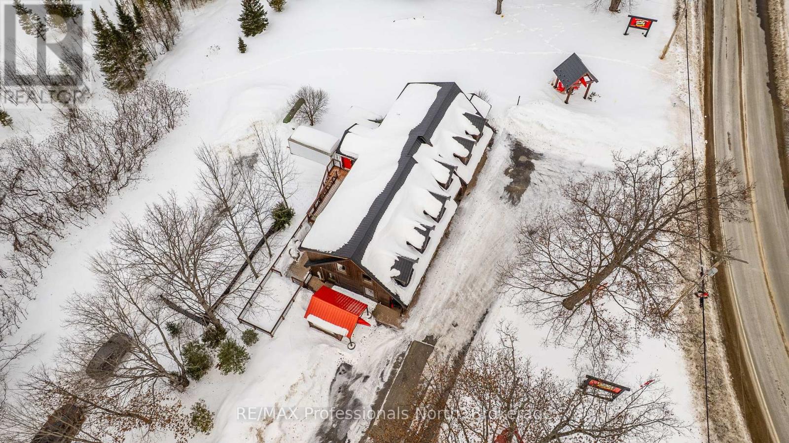 1141 Kennisis Lake Road, Dysart Et Al (Guilford), Ontario  K0M 1S0 - Photo 50 - X12023846