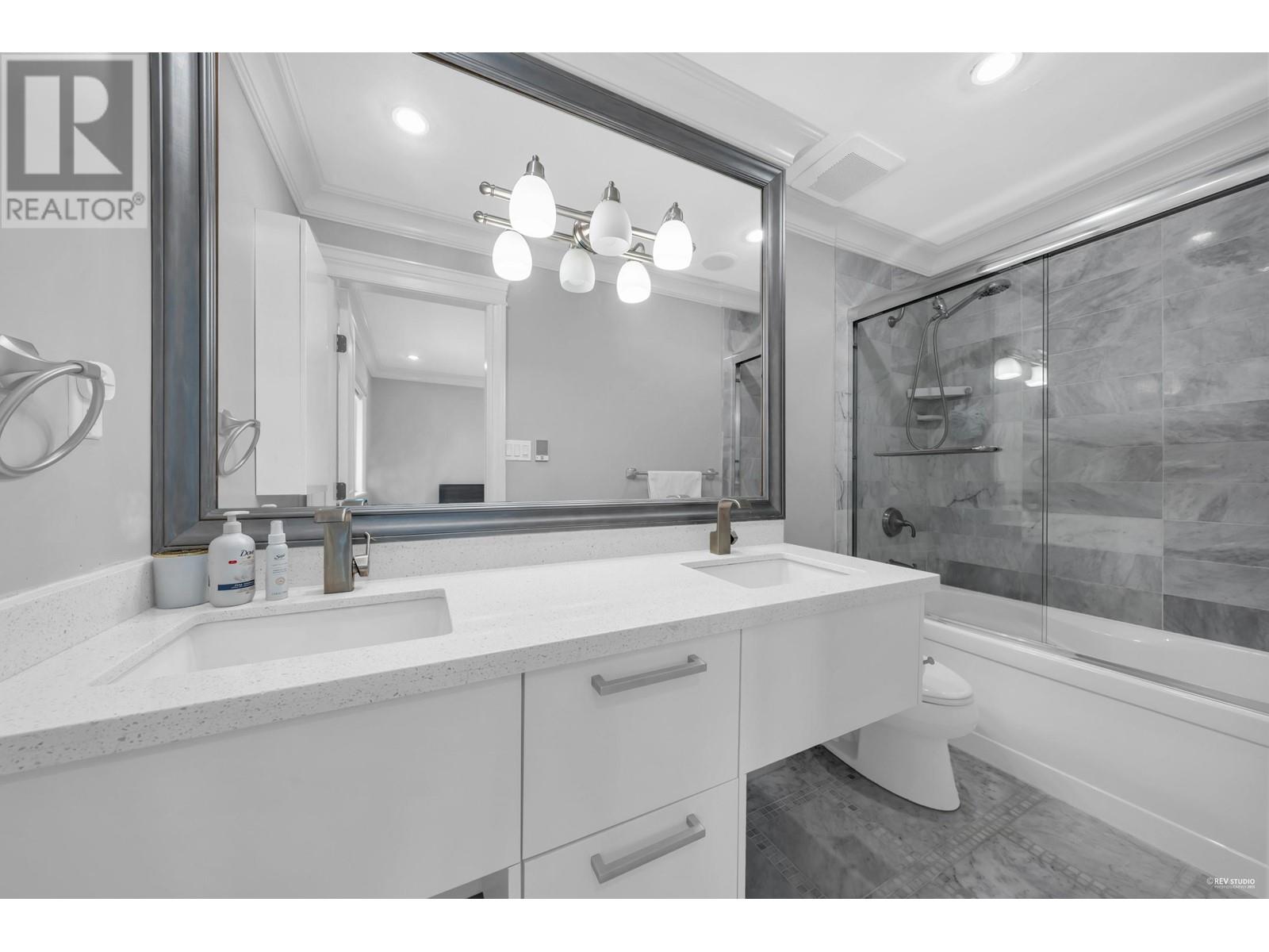 4421 Price Crescent, Burnaby, British Columbia  V5G 2N5 - Photo 18 - R2979256