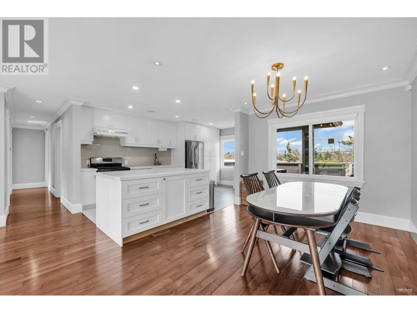 Property at 4421 PRICE CRESCENT image 3