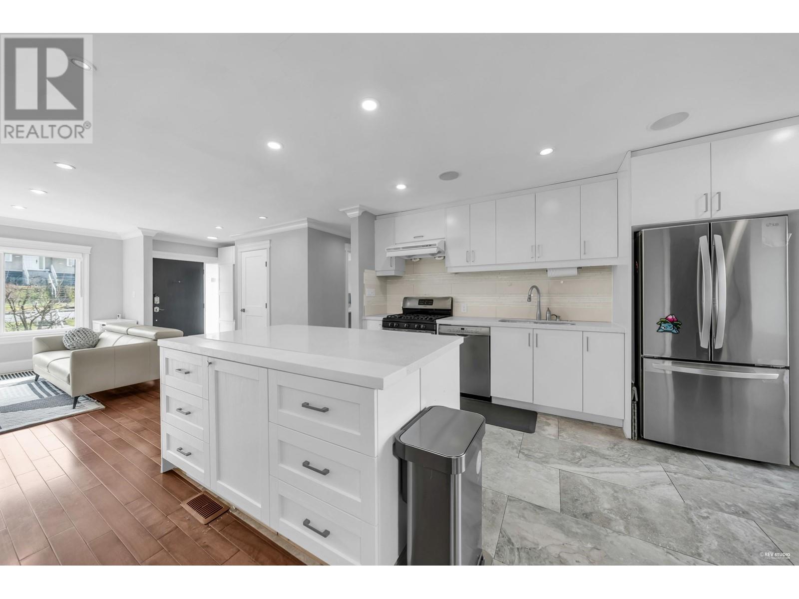 4421 Price Crescent, Burnaby, British Columbia  V5G 2N5 - Photo 8 - R2979256