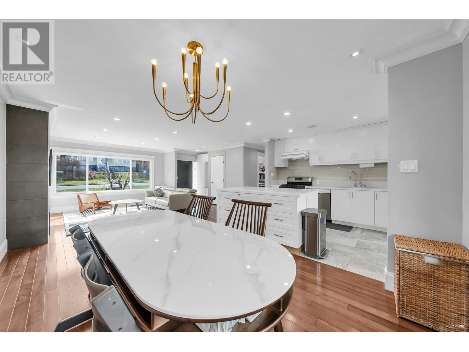 4421 Price Crescent, Burnaby, British Columbia  V5G 2N5 - Photo 9 - R2979256