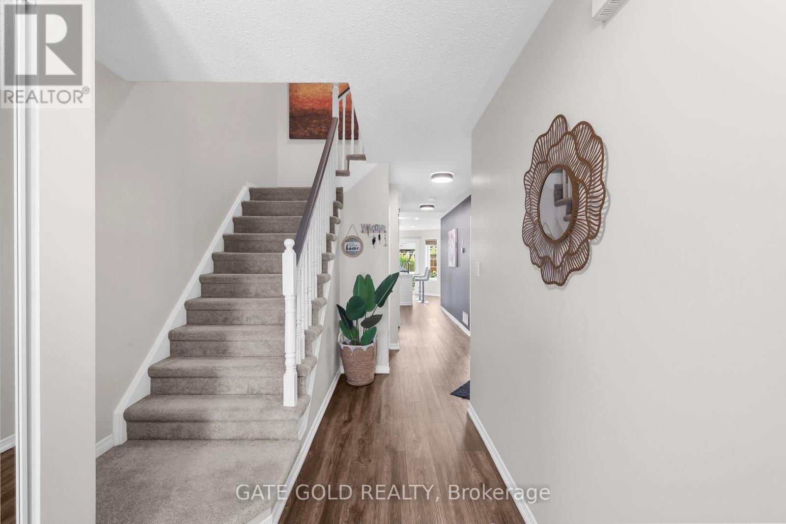 Property at 54 MARCHWOOD CRESCENT image 3