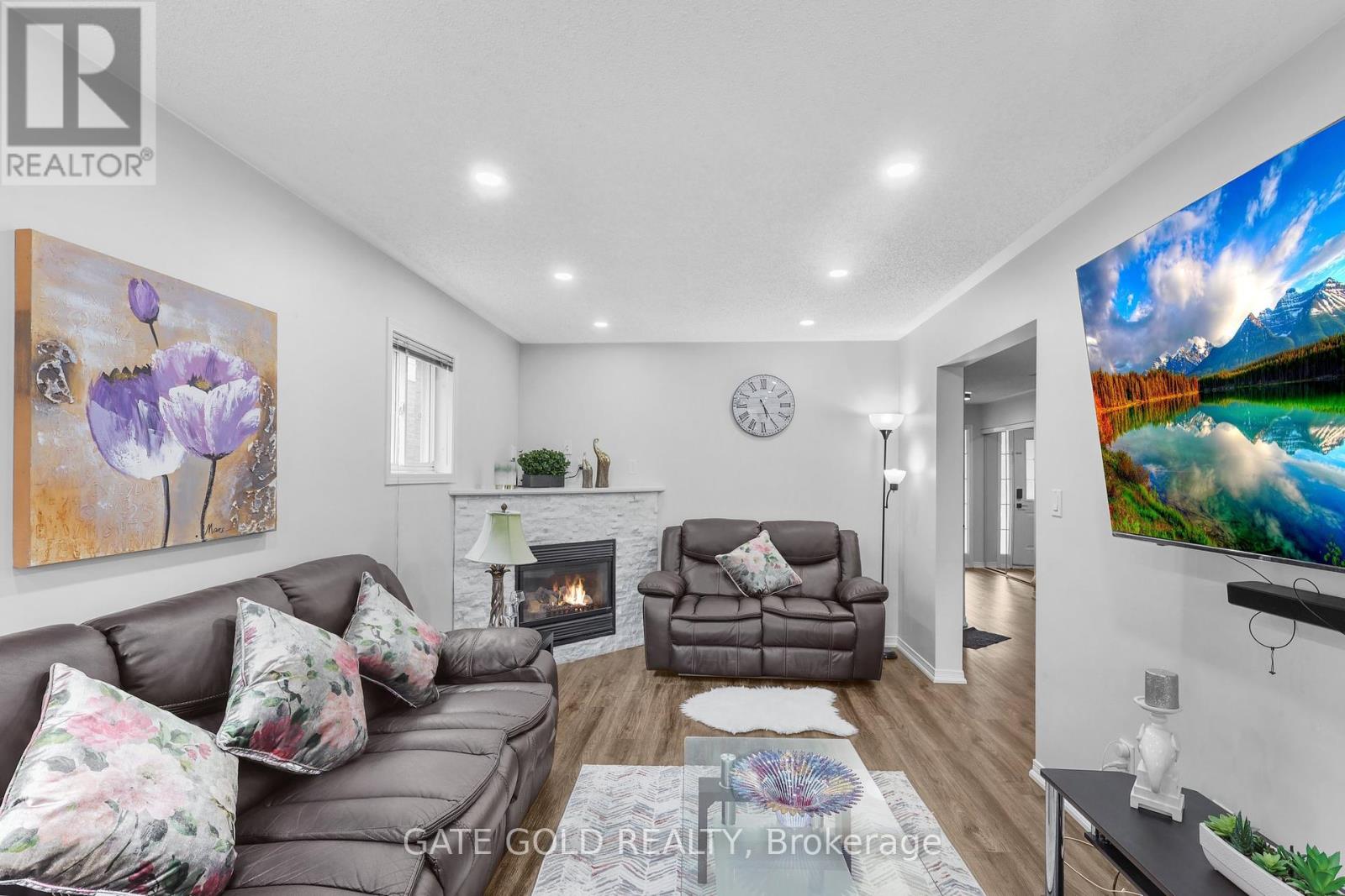 Property at 54 MARCHWOOD CRESCENT image 4