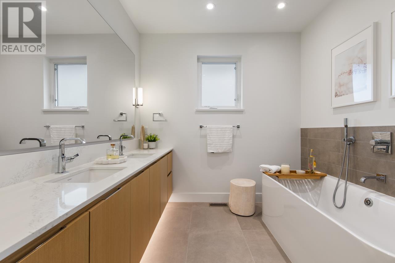 452 E 5th Street, North Vancouver, British Columbia  V7L 0E8 - Photo 23 - R2977054