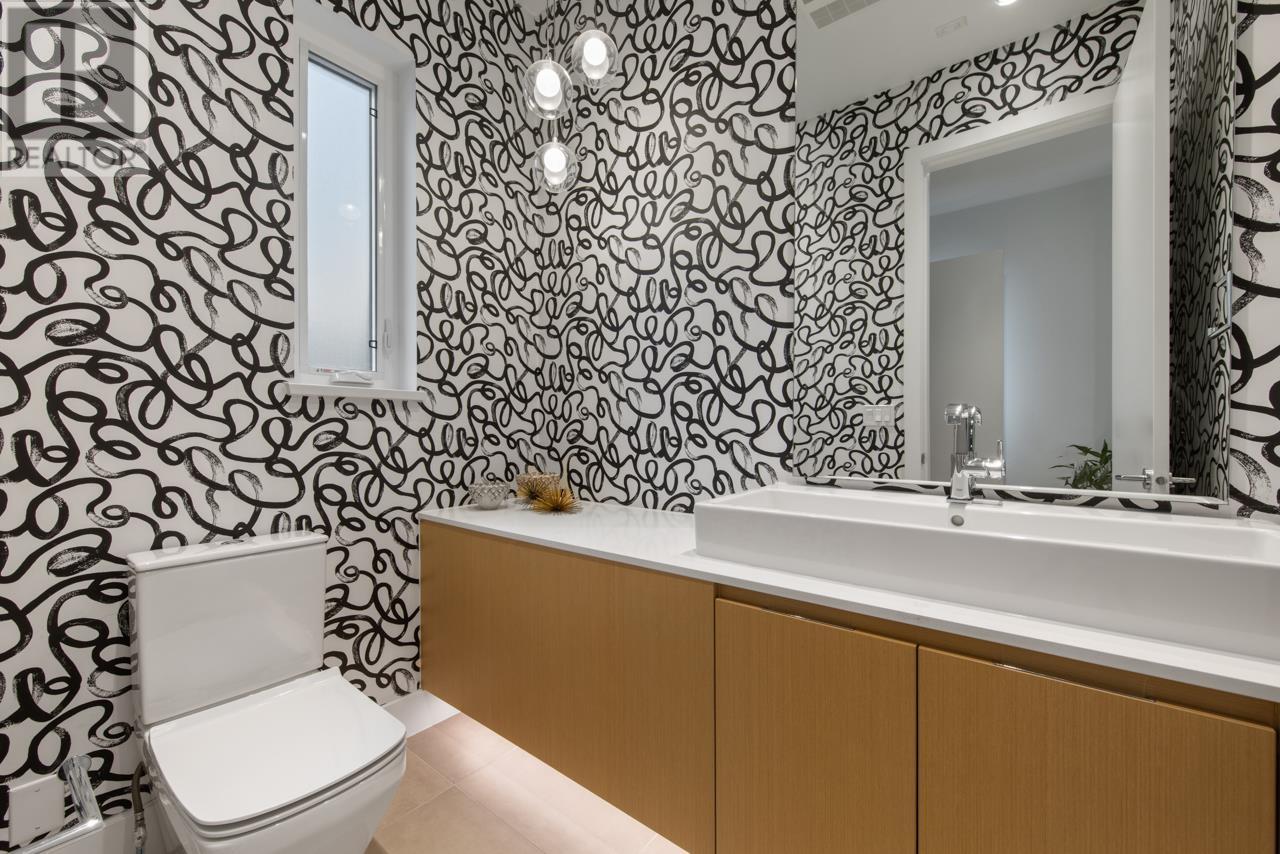 452 E 5th Street, North Vancouver, British Columbia  V7L 0E8 - Photo 34 - R2977054