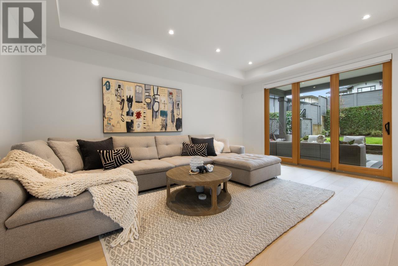 452 E 5th Street, North Vancouver, British Columbia  V7L 0E8 - Photo 13 - R2977054