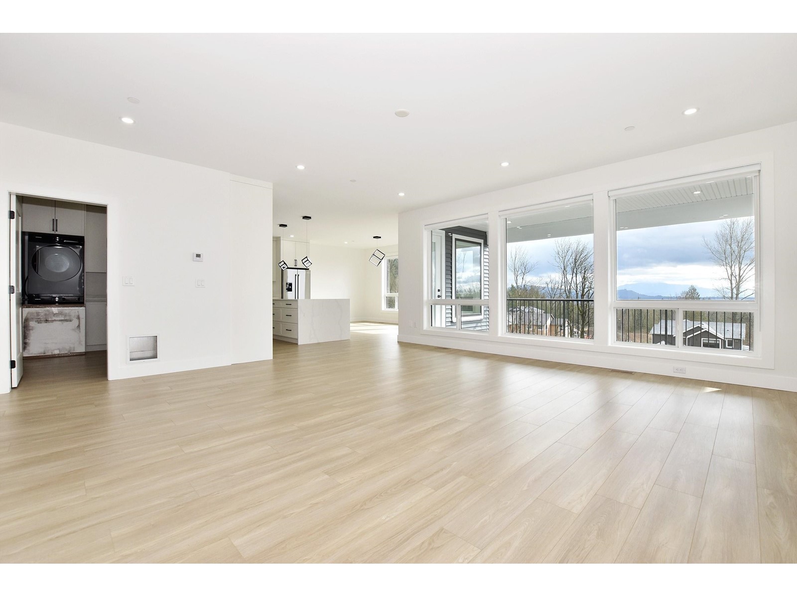34030 Parr Avenue, Mission, British Columbia  V2V 6B2 - Photo 12 - R2978886