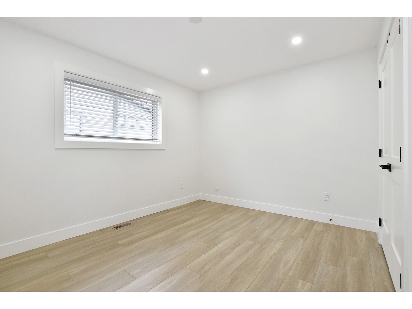 34030 Parr Avenue, Mission, British Columbia  V2V 6B2 - Photo 25 - R2978886