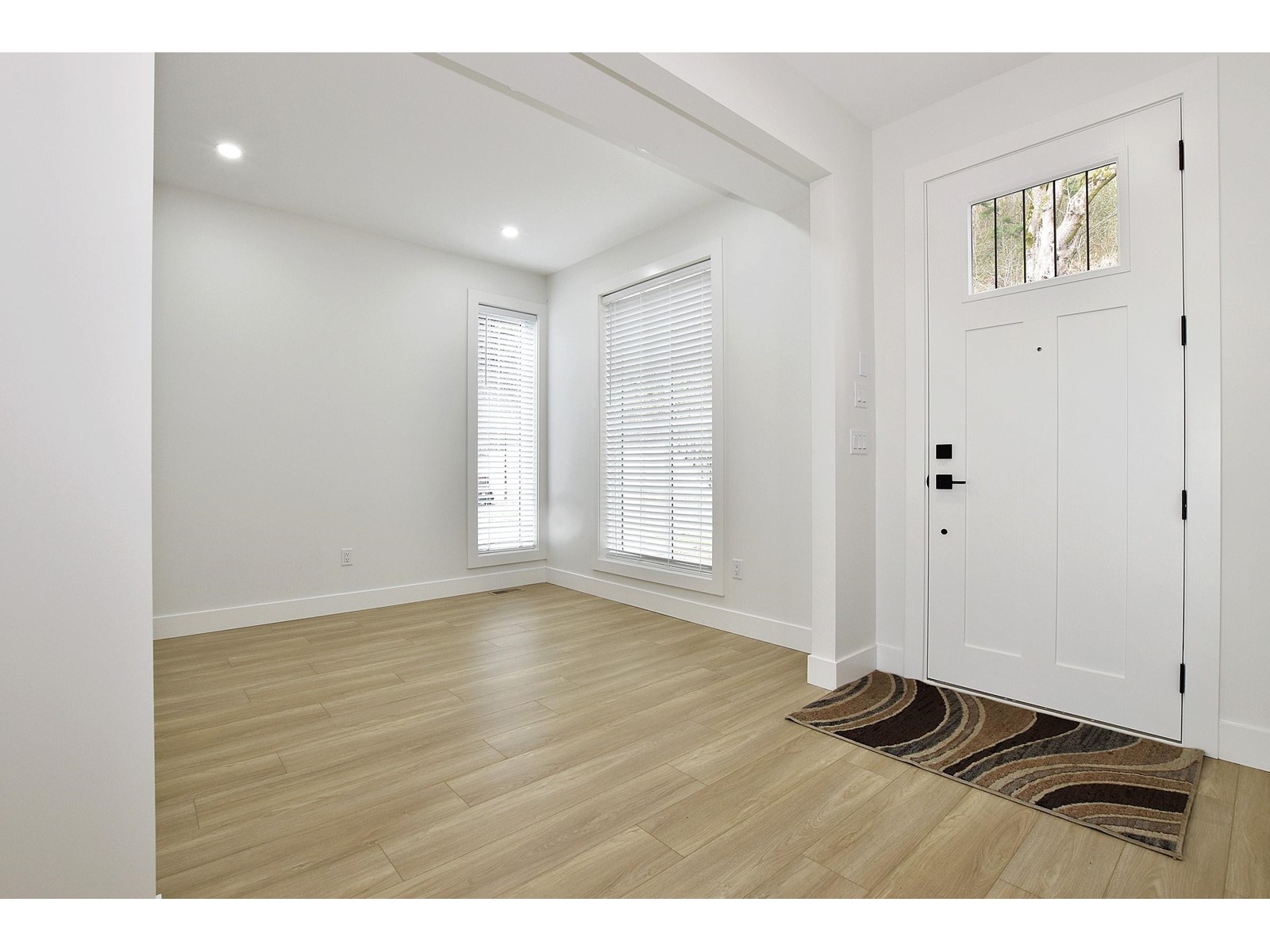 34030 Parr Avenue, Mission, British Columbia  V2V 6B2 - Photo 7 - R2978886