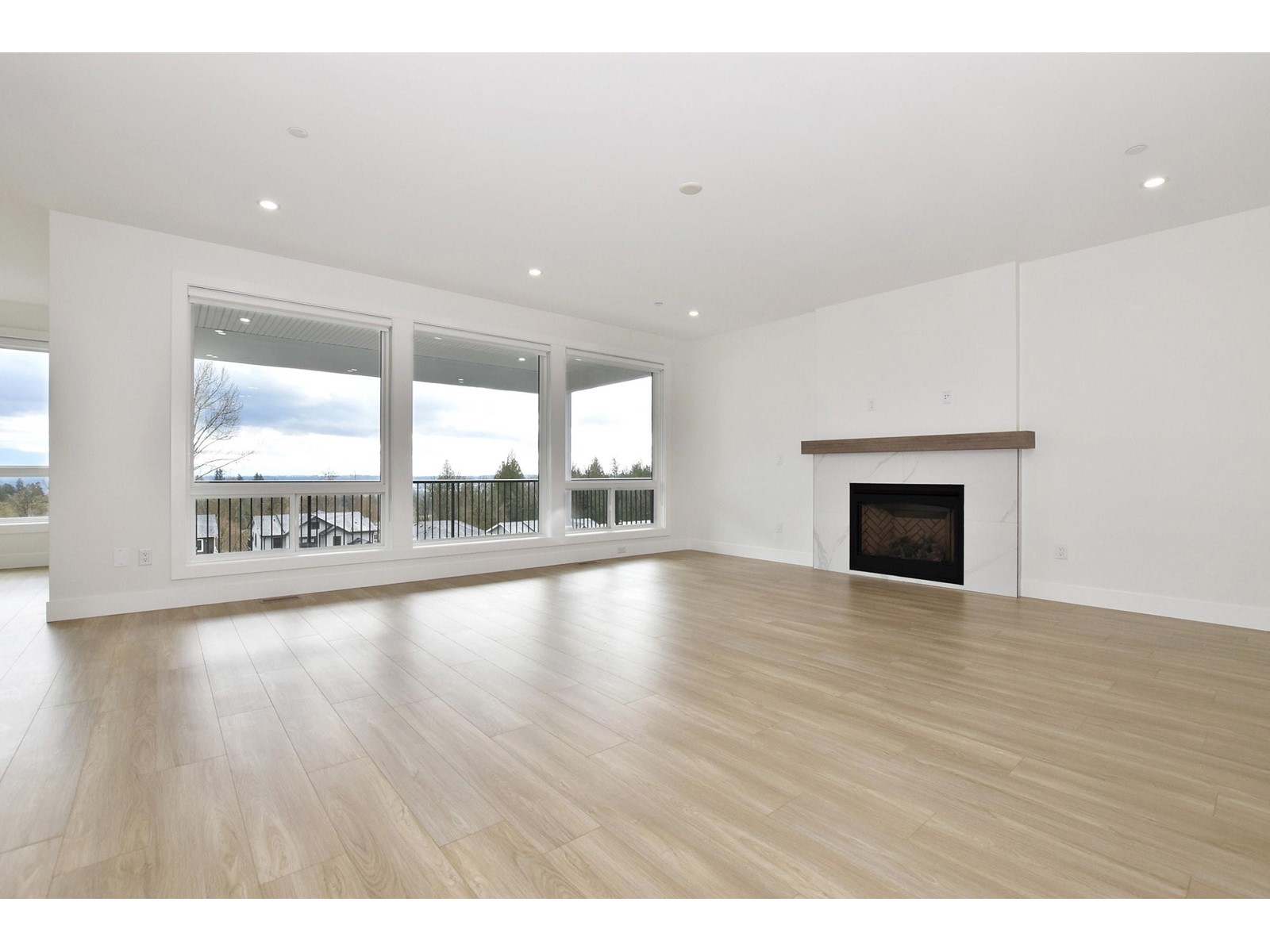 34030 Parr Avenue, Mission, British Columbia  V2V 6B2 - Photo 9 - R2978886