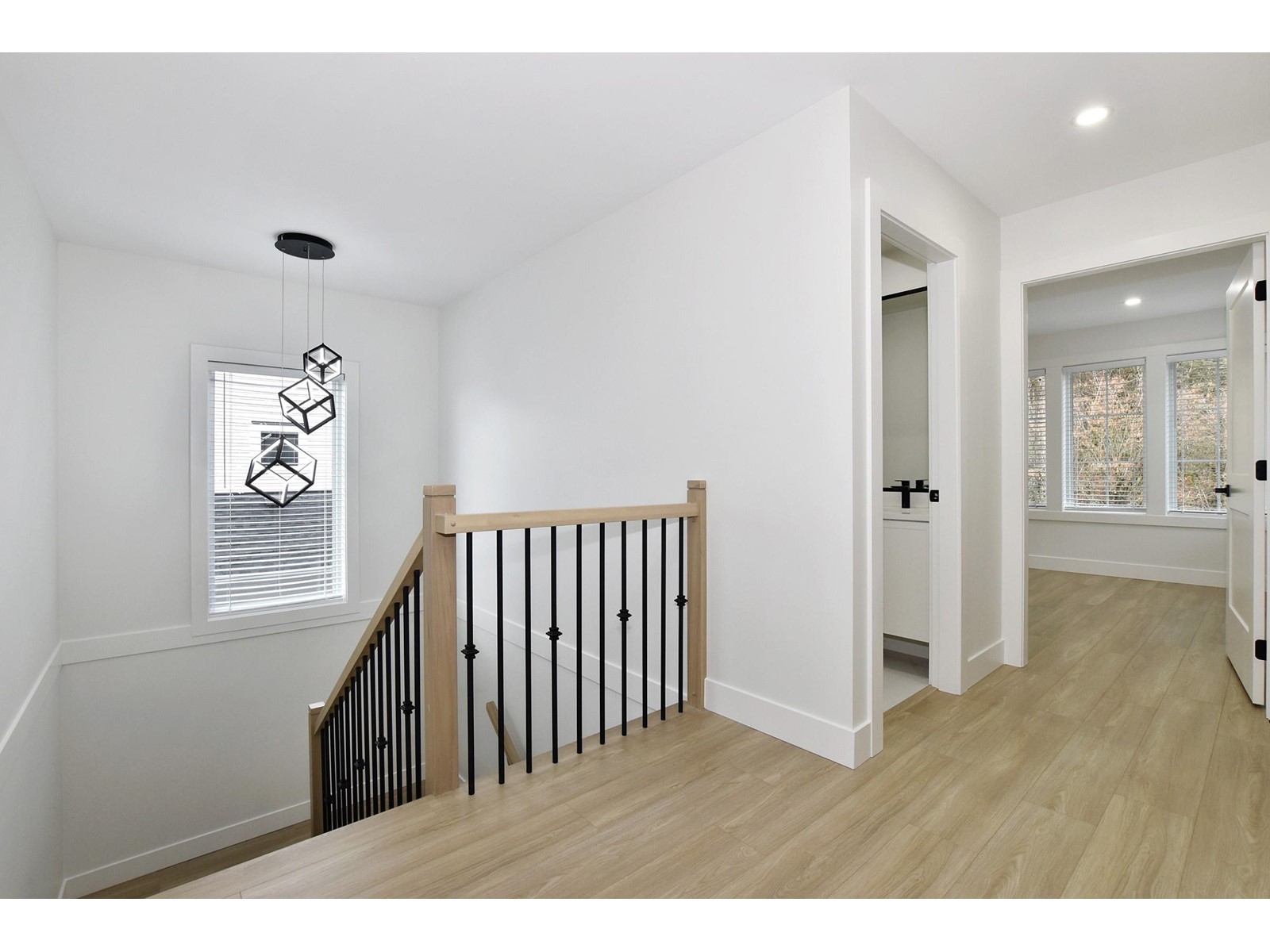 34030 Parr Avenue, Mission, British Columbia  V2V 6B2 - Photo 19 - R2978886