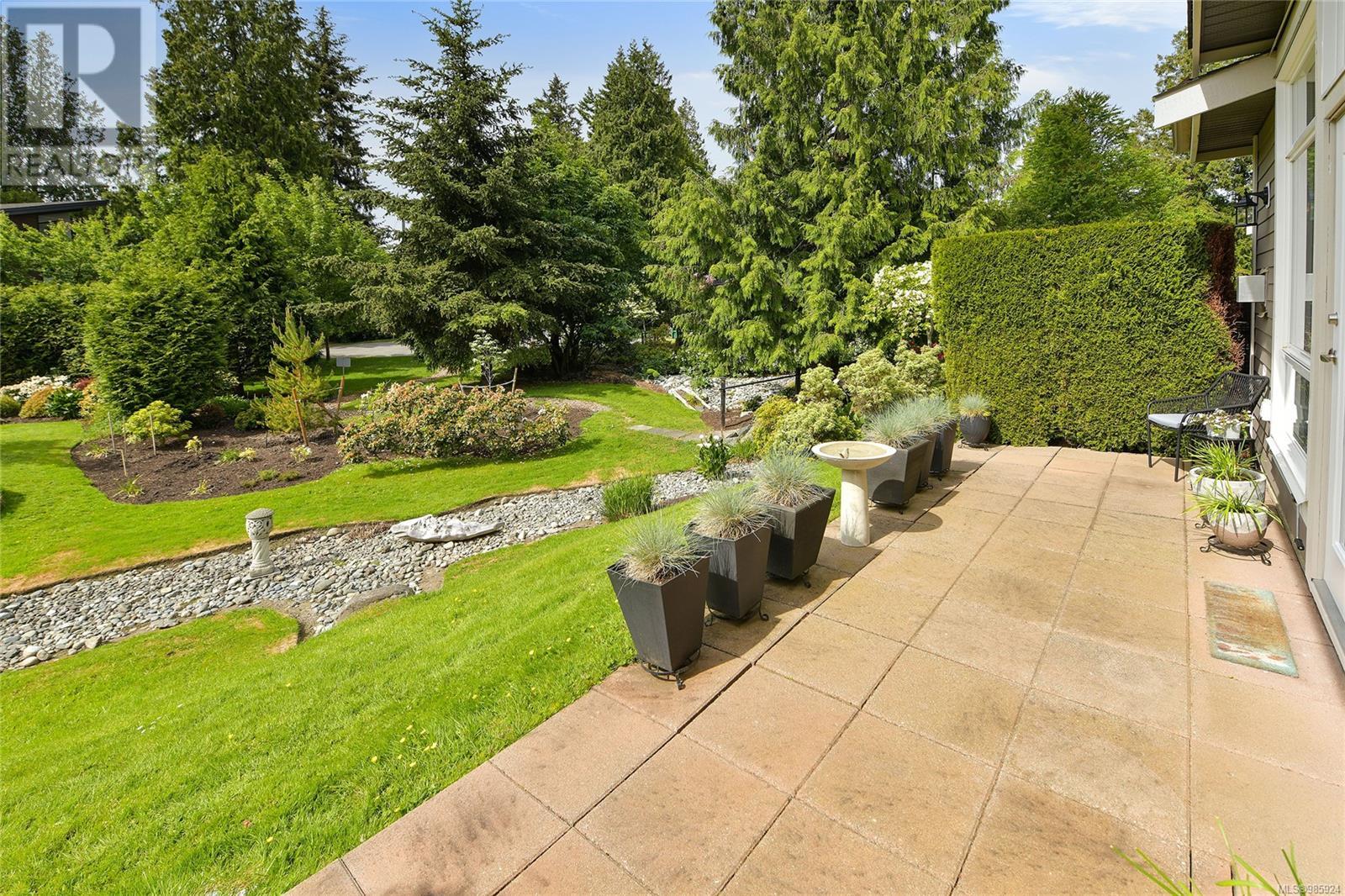 12 974 Sutcliffe Rd, Saanich, British Columbia  V8Y 1M8 - Photo 3 - 985924