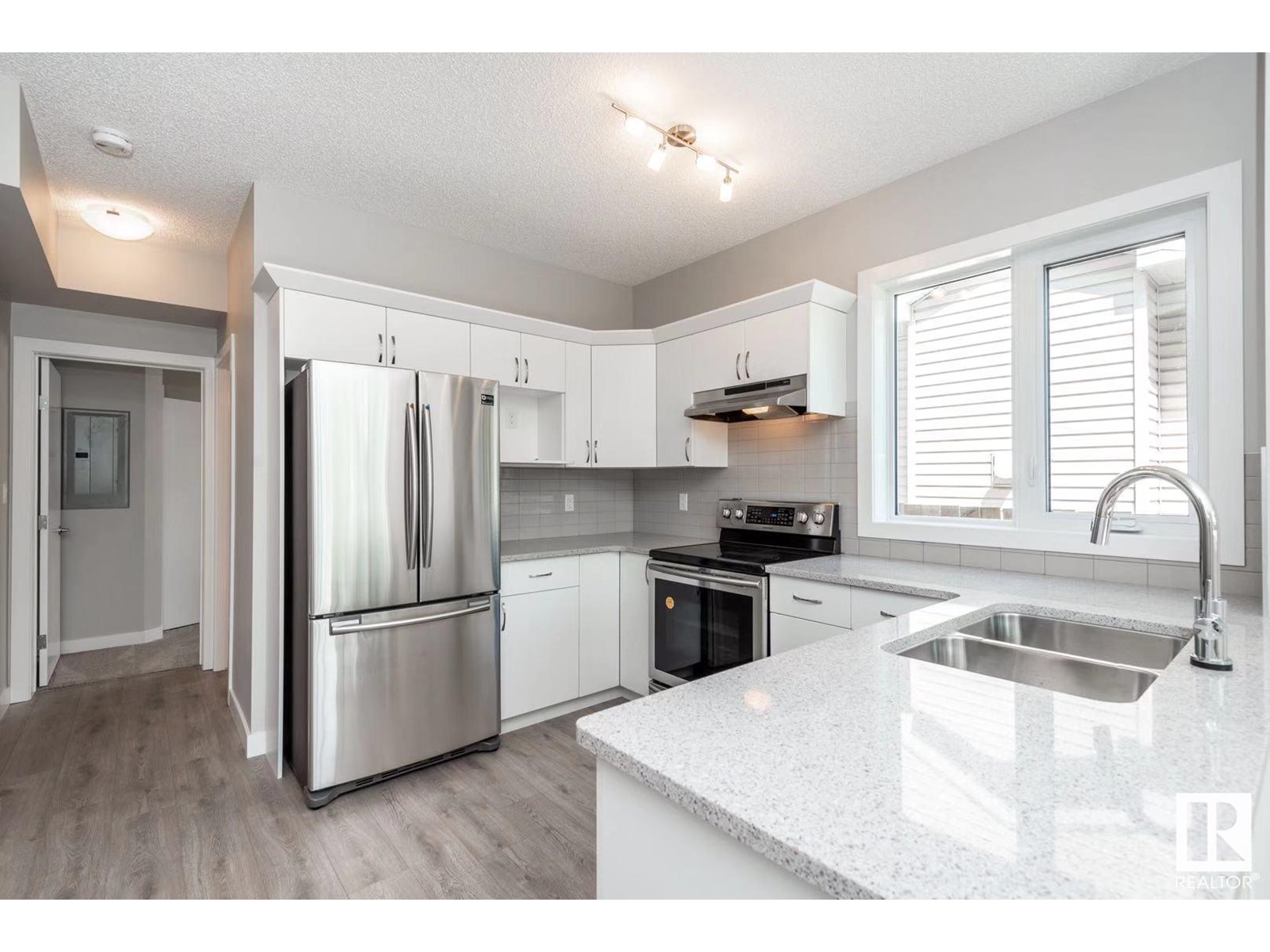 Property at 10916 UNIVERSITY AV NW image 4