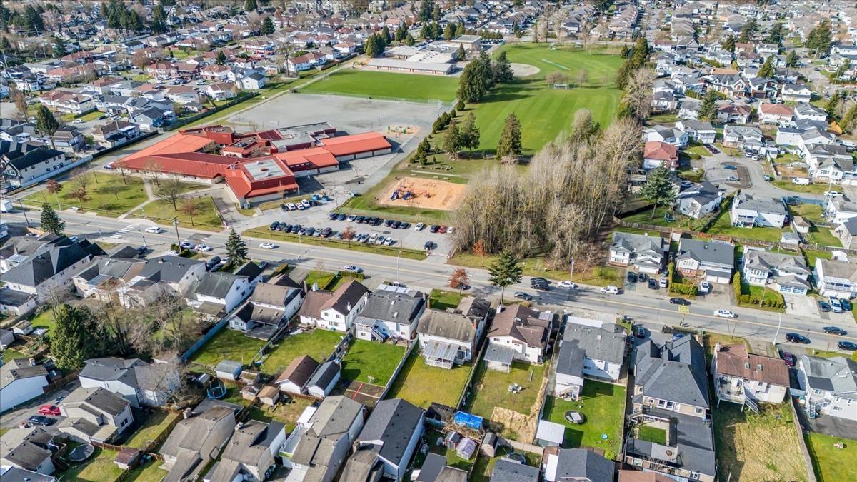 7688 124 Street, Surrey, British Columbia  V3W 3X5 - Photo 7 - R2979153