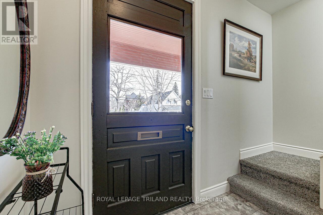 Photo 5 of 36 for 24 Gladstone Avenue