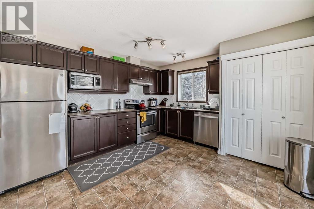 6593 Pinecliff Grove Ne, Calgary, Alberta  T1Y 7K8 - Photo 9 - A2188581